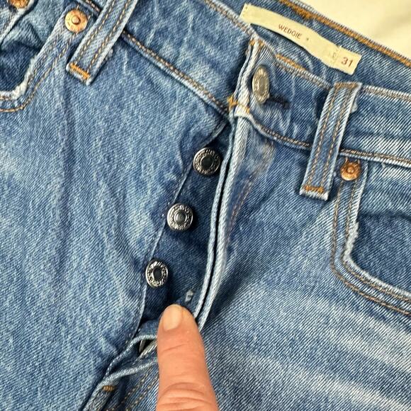Levi’s Wedgie Distressed Denim Button Fly Jeans Size 31 - Picture 7 of 7